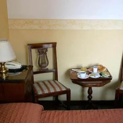 دي إيسته 3*
