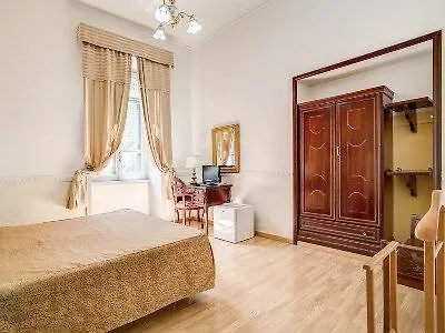 دي إيسته فندق روما