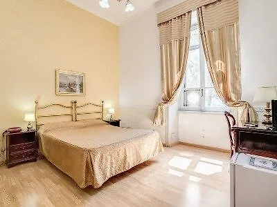 دي إيسته 3*
