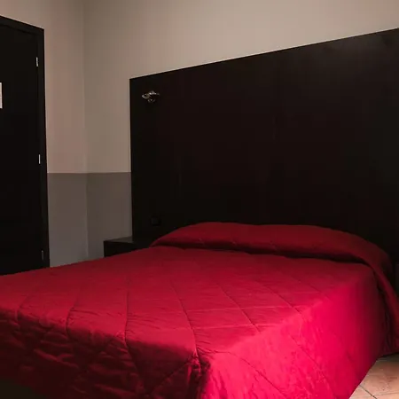 德埃斯特酒店 3*