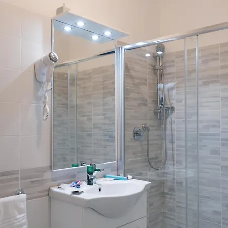 德埃斯特酒店 3*