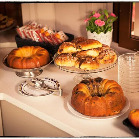 德埃斯特酒店 3*